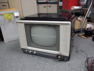 富士電機製 ＴＦ４－５８２０ 真空管式 白黒テレビ: 電気製品修理 ジュークボックス 真空管 ラジオ